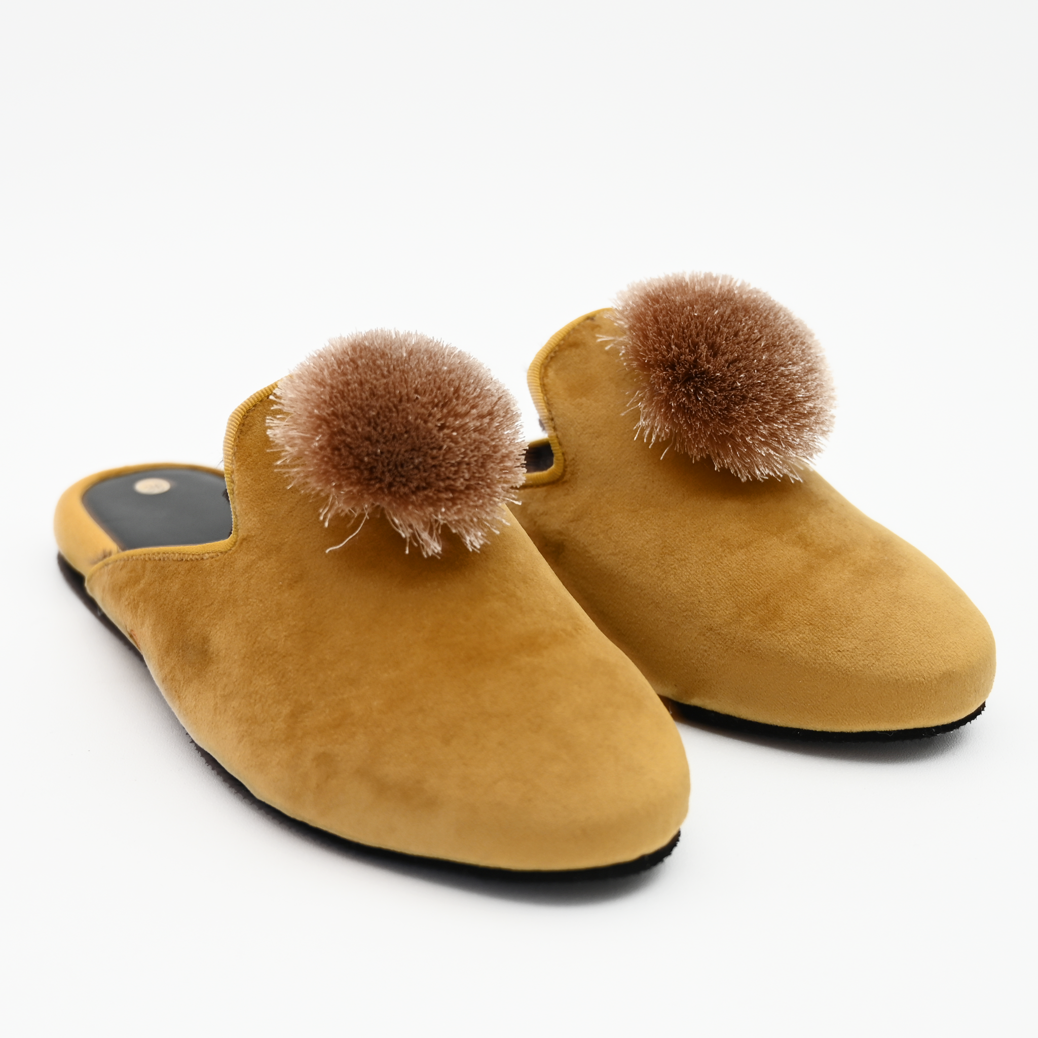 Pantoufles Brunes à Pompons
